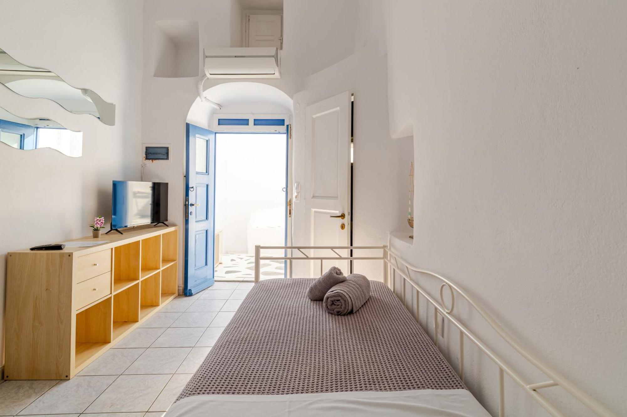 Elenitas Town House With Veranda And Sea View Mykonos Town Bagian luar foto